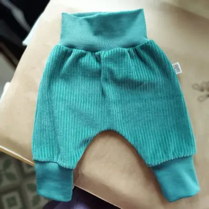 Pantalón de pana Aura color verde de algodón orgánico